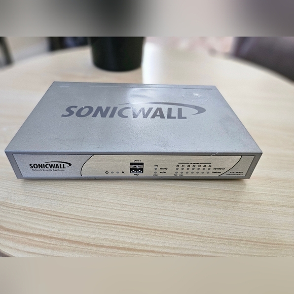 SonicWall Network Security Appliance Sonicwall TZ 215 7-Port 10/100/1000Network. - Picture 2 of 10